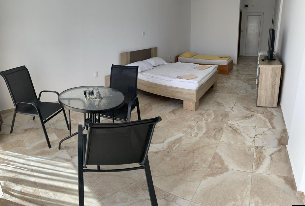 コスティネシュティCasa Bellevueアパートメント エクステリア 写真