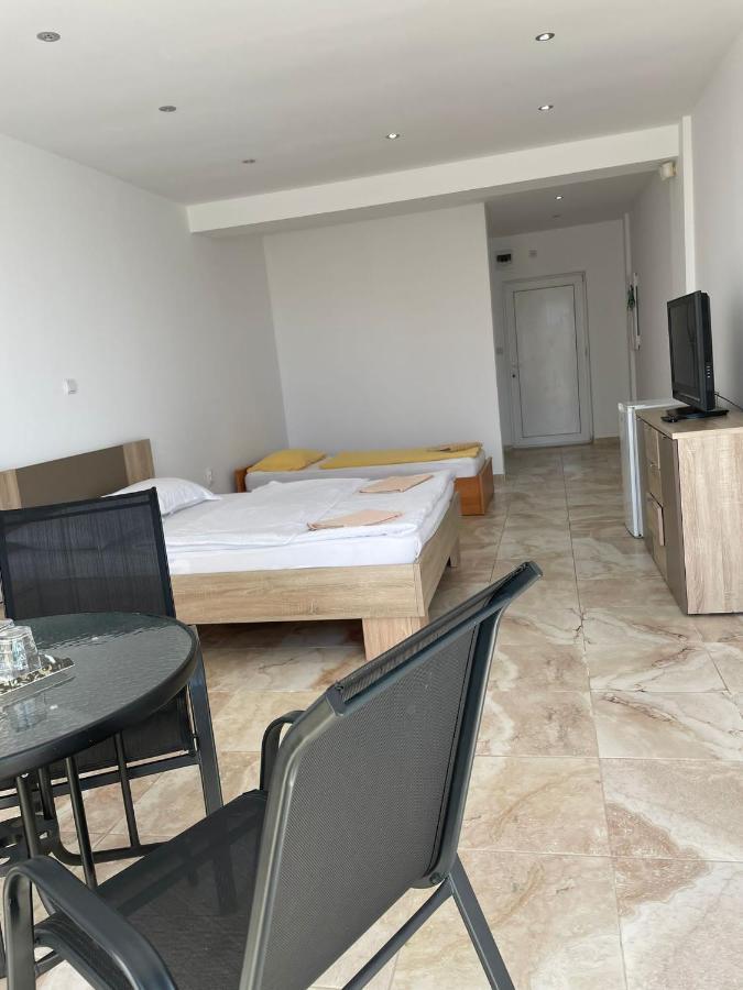 コスティネシュティCasa Bellevueアパートメント エクステリア 写真